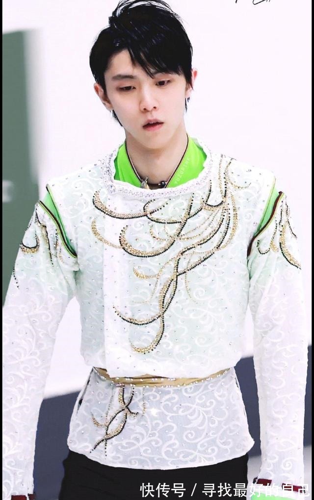 发型 26岁羽生结弦换的发型告诉我们“心形脸的男士放弃刘海更英气”!