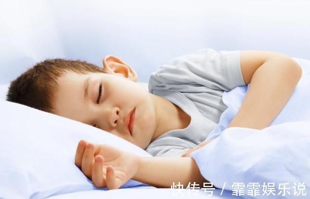 水果|宝宝脾虚不长个?2种水果用水煮,不到10块钱,吃饭香长高个!