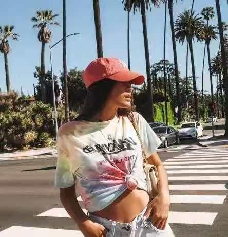 搭配|真正有品味的女人,穿“半身裙”都这样搭上衣,优雅更显品味