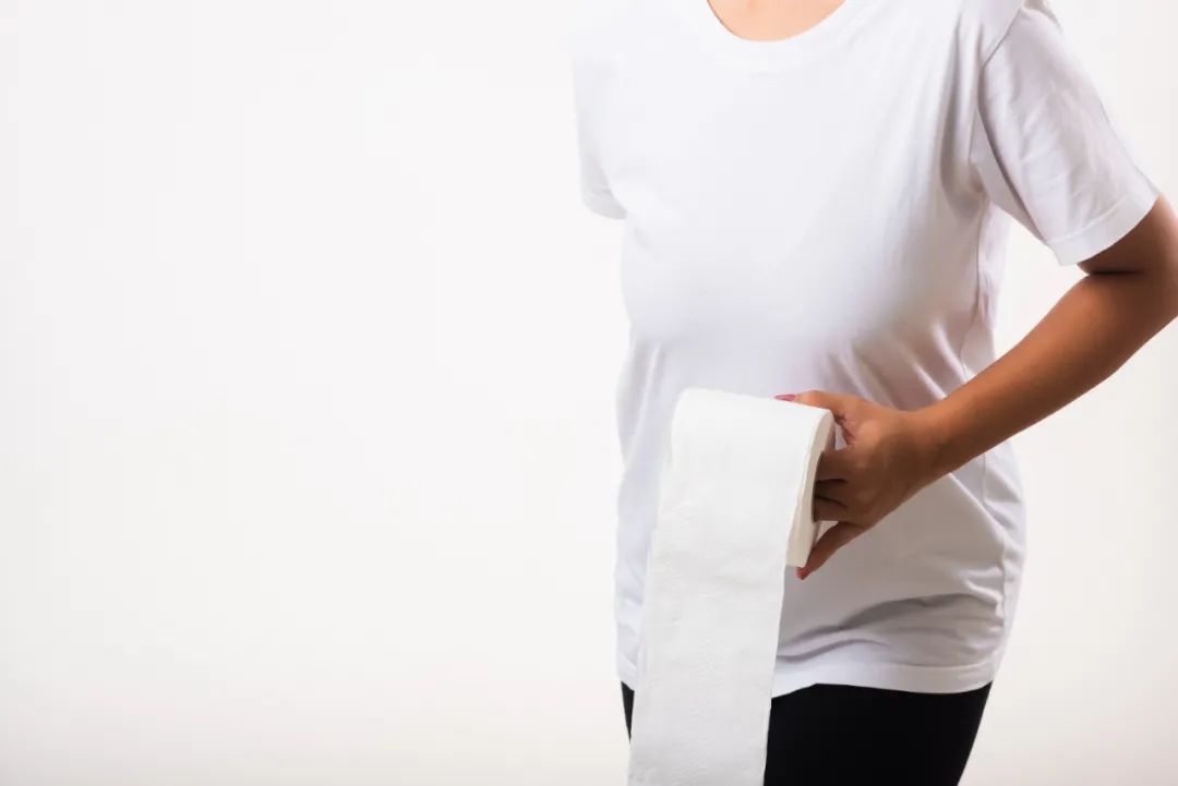 戒酒|喝完酒后，若身体出现这4个现象，可能是肝脏受损，建议尽早戒酒