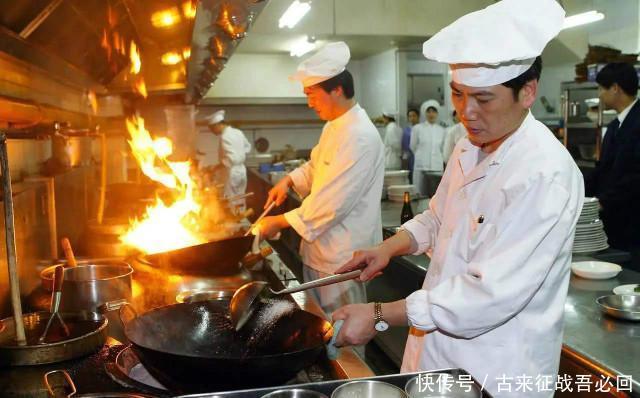 熊猫|熊猫快餐程正昌:硕士毕业,找不到工作,只能在餐厅帮厨