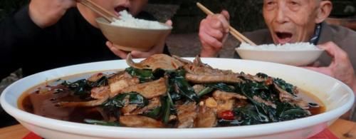  少许|真正的“补血菜”找到了，简单炒一炒，补血补铁，脸色更红润