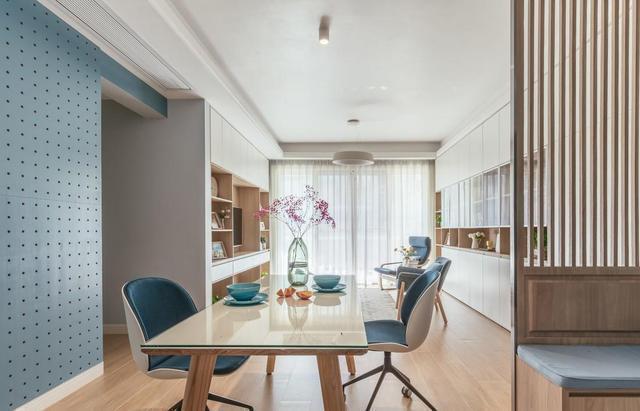 收纳|舍弃“客厅”,不买沙发,进门加隔断,这么装实用极了,晒晒全屋