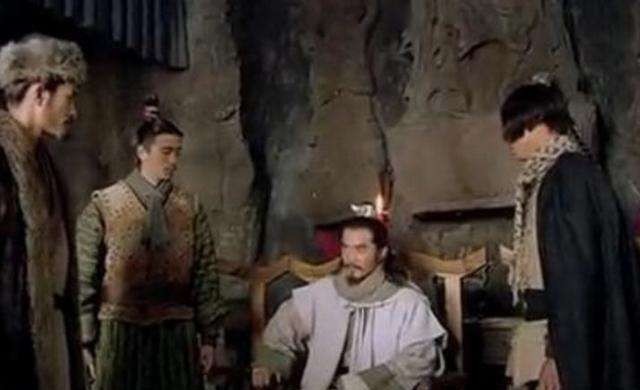 朱贵|林冲为何要火并王伦,其实与吴用无关,或许幕后真凶另有其人