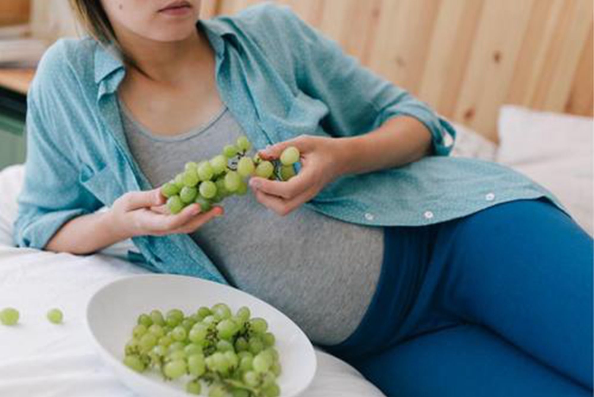 孕妈|怀孕别天天吃葡萄了，孕期水果“三吃三不吃”，准妈妈别错过