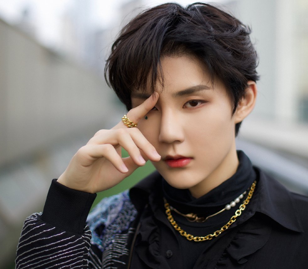 偶像练习生 李权哲再度回锅参加选秀,NPC三人组带不动?不过导师阵容真强