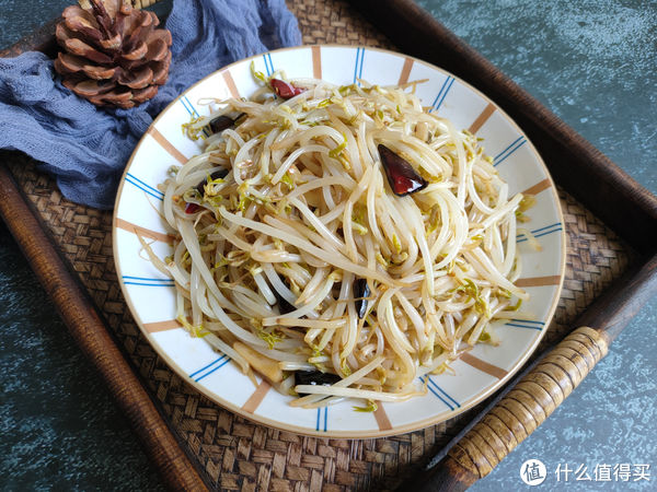 炒豆芽最忌直接下锅，大厨教您一妙招，豆芽不出水、脆爽又入味