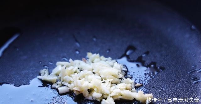 土豆又有新吃法,简单两步,比肉还好吃,朋友圈都刷爆了