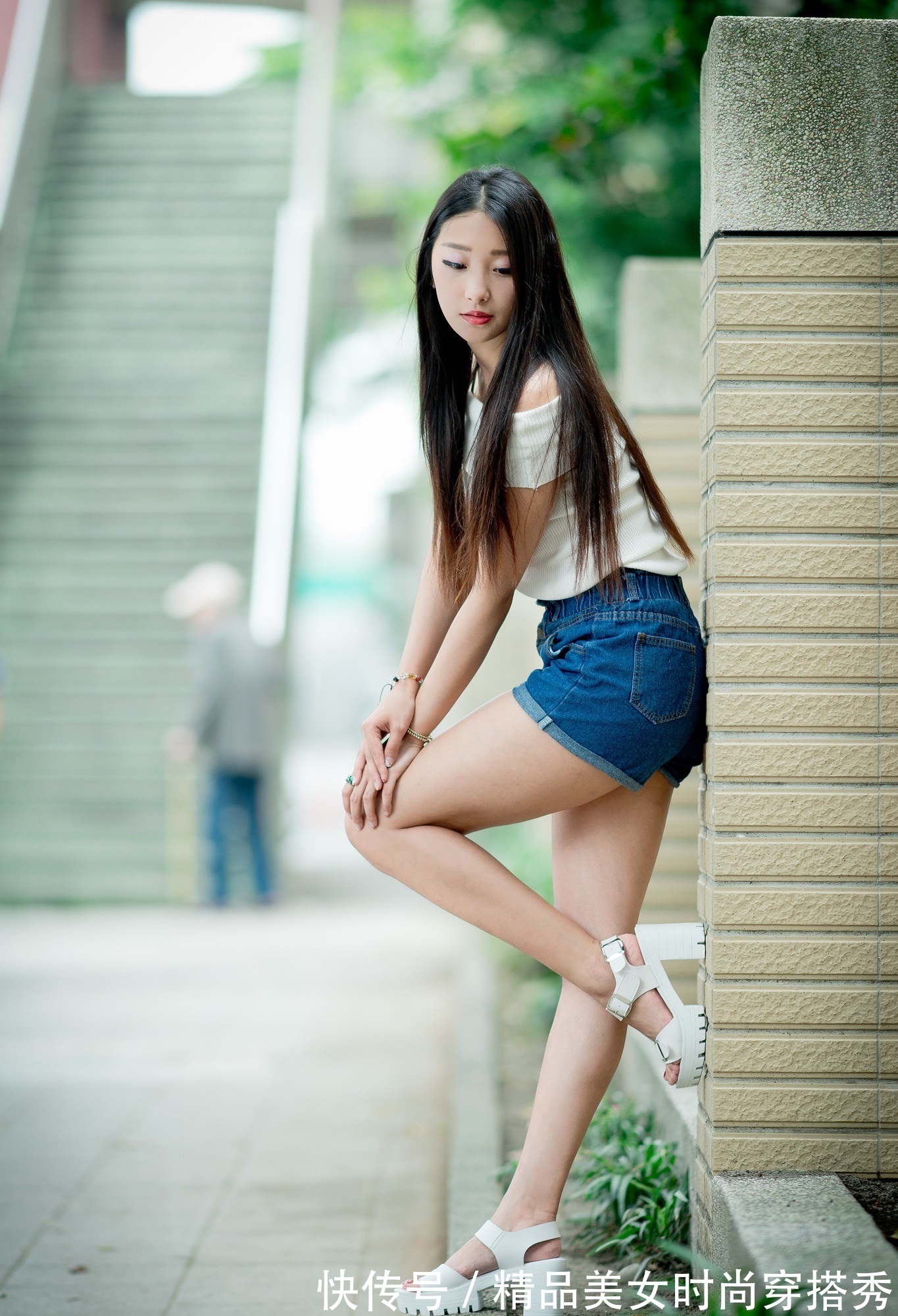 穿搭|暑假即将来临,这位小姐姐的出游穿搭很是休闲舒适