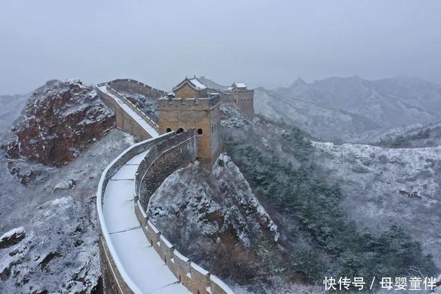 长城|惊艳！金山岭长城迎初雪，银装素裹共长天一色！