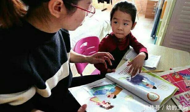 家长辅导作业“名场面”来了，头钻冰箱不算啥，最后一个超硬核