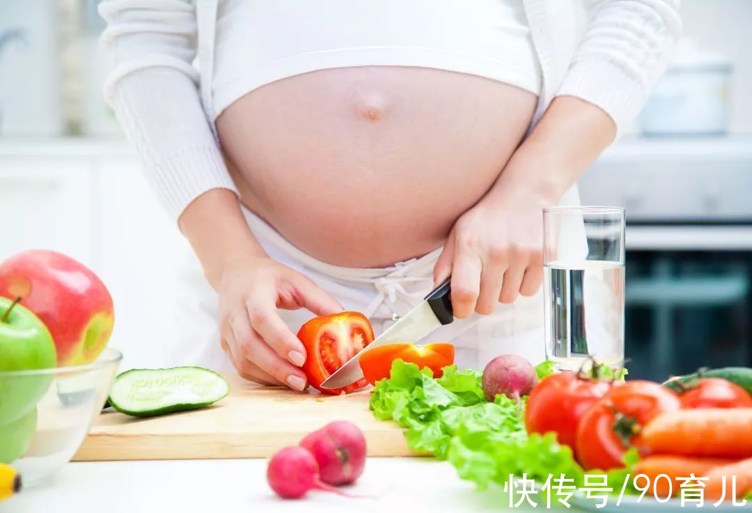 小刘|这三种水果，有点小贵，但营养全面且丰富，对孕妇和胎儿都很有利