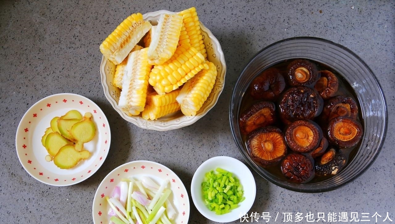 南瓜|重庆一家4口人的晚餐,走红朋友圈,网友:能免费蹭饭吗?