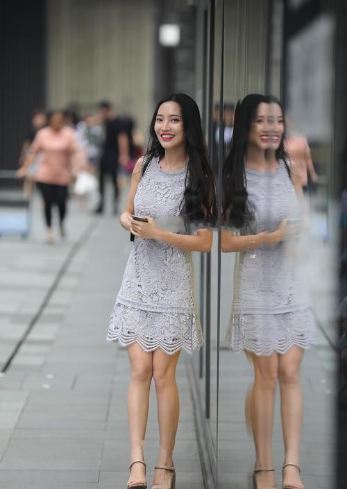 灰色连衣裙，穿出优雅女人气息