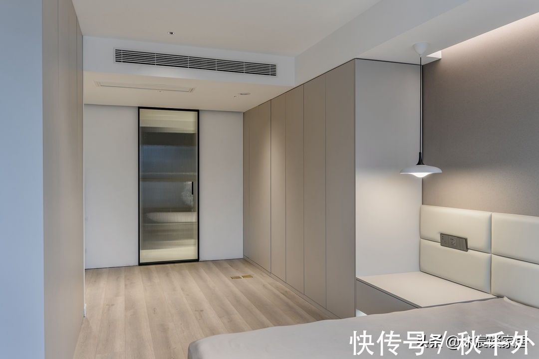 沐宸|越来越多年轻人选择客厅不装电视,还真别说,这样的家出彩又实用