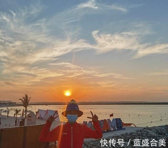 阿布扎比|全红婵启程回国!海边秀剪刀手+换社媒背景,联手陈若琳倒计时!