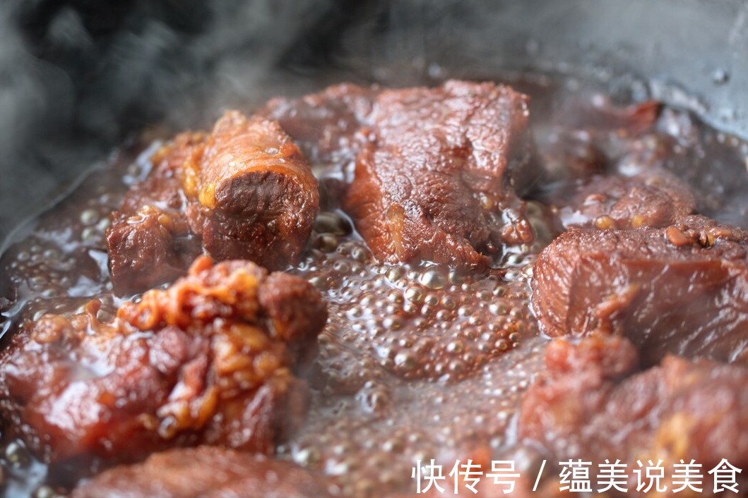 做酱牛肉，不要再焯水了，老师傅教你正确做法，酱香浓郁不柴不腥