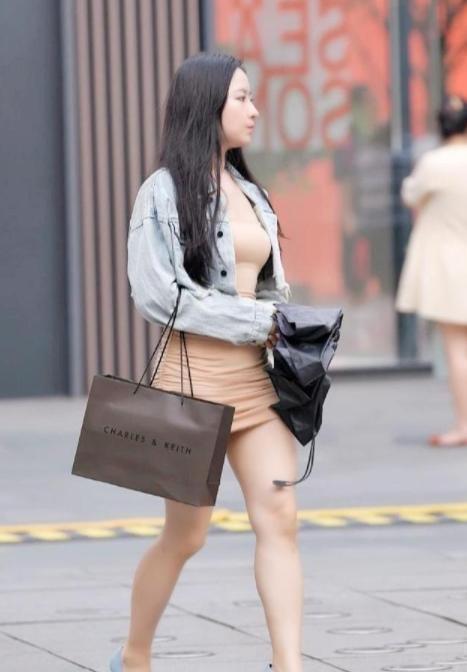 连衣裙真的很提升气质了, 青春风采尽情绽放, 低调高雅清新可人