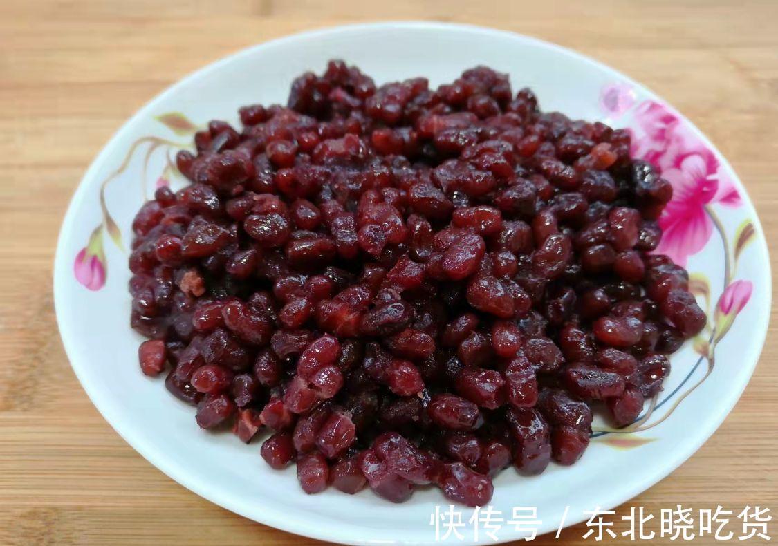 晚上睡前蒸一锅，第二天早餐就有了，层层都是料，比面包都好吃！