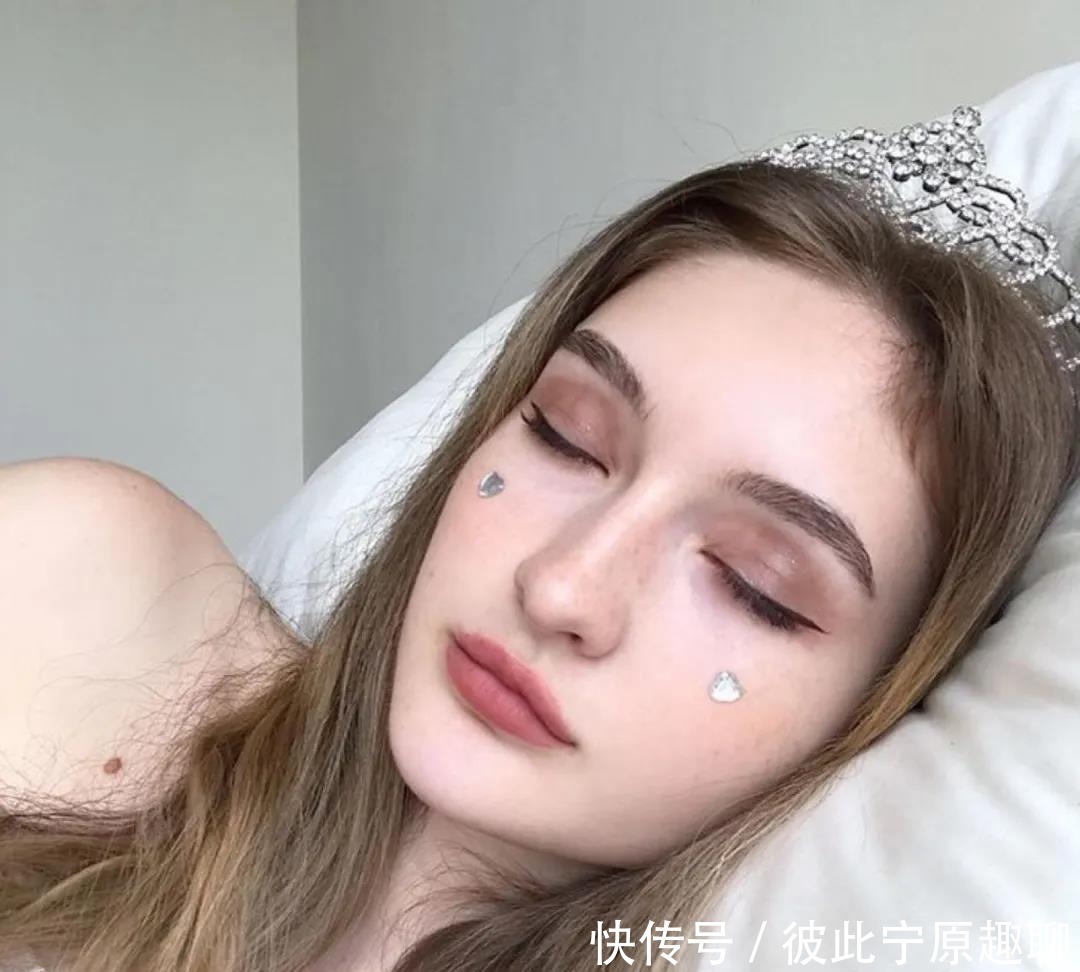 美女|超好看的ins风女头、欧美女头：高级可以做状态的句子