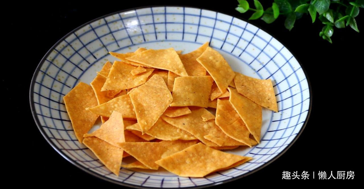 不用油炸，不加一滴水，教你用玉米粉做小零食，比薯片还好吃