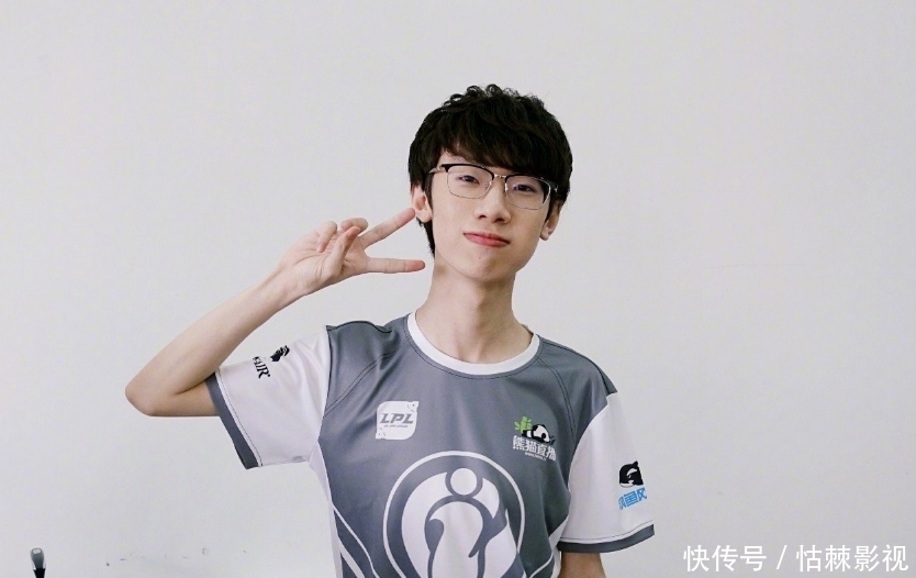 msi|iboy上节目放飞自我,台上直接怼苏小洛:还好你没买我!