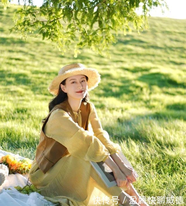 半身裙|极简的穿搭风格看似随意,却不经意间透露着高级,温柔又有气质