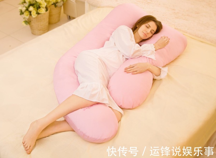 孕妈|孕妇长期左侧躺,宝宝脖子会发育畸形?孕妇睡姿需要根据孕期决定