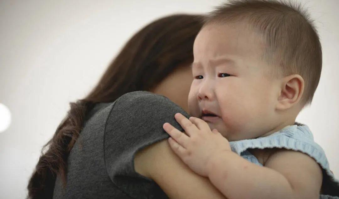 父母|孩子哭闹时,父母要明白有些话是不能说的,会让他们越来越伤心