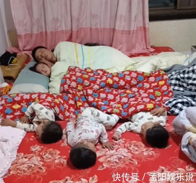 宝妈|“双标爸爸”带娃午睡火了,搂着女儿甜如蜜,儿子:我是捡来的吧