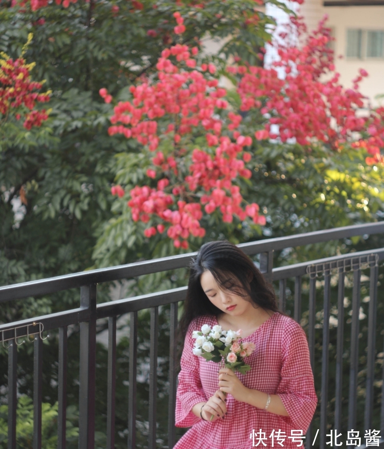 格律#七言格律(十二首):忽怜窗外梅青涩,寂寞松门独点灯