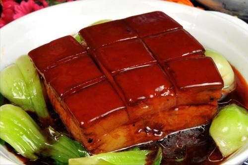 五花肉|做红烧肉，不放水也不放油，大厨教你正确做法，鲜嫩软糯不油腻