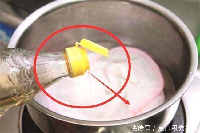 毛巾用久又臭又滑，保姆用这招清洗一遍，洗完干净得跟新买的一样