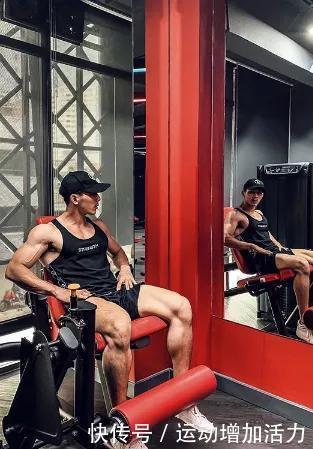 腹肌|越南小伙练出6块腹肌，还成了健身男模，果然肌肉才是最好的外衣