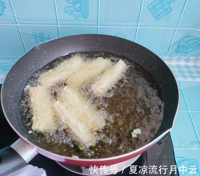 玉米油|豆皮肉卷,太香了,一大盘不够吃!