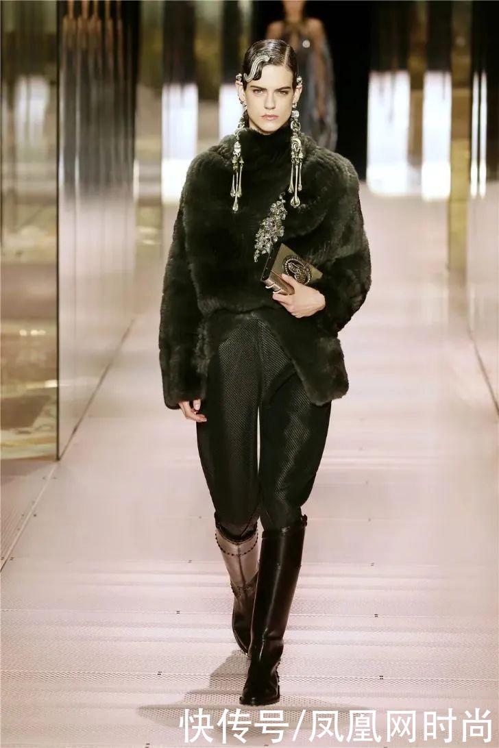 潮流界的商业奇才竟想执掌高定女装 他来到Fendi的首张成绩单能让人满意吗？