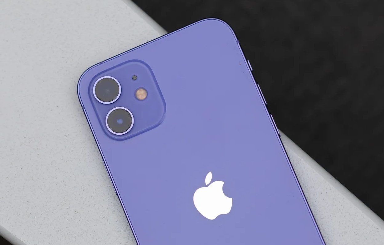 iphone|从6299元跌至5499元，苹果分销商妥协，新款紫色iPhone12预售破发