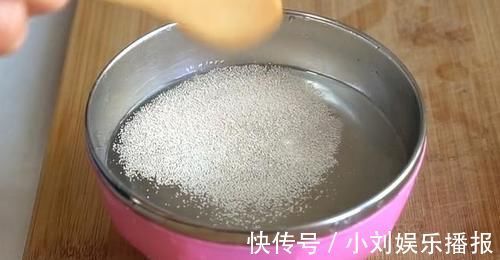 我家面粉从不蒸馒头，这样做比包子油条还简单，一次做8个，真香