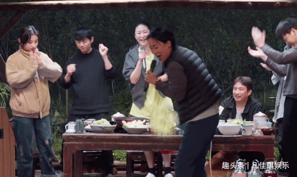 真性情|张艺兴替杨紫报一掌之仇,高情商回绝那英,这对cp隔空互动太甜了