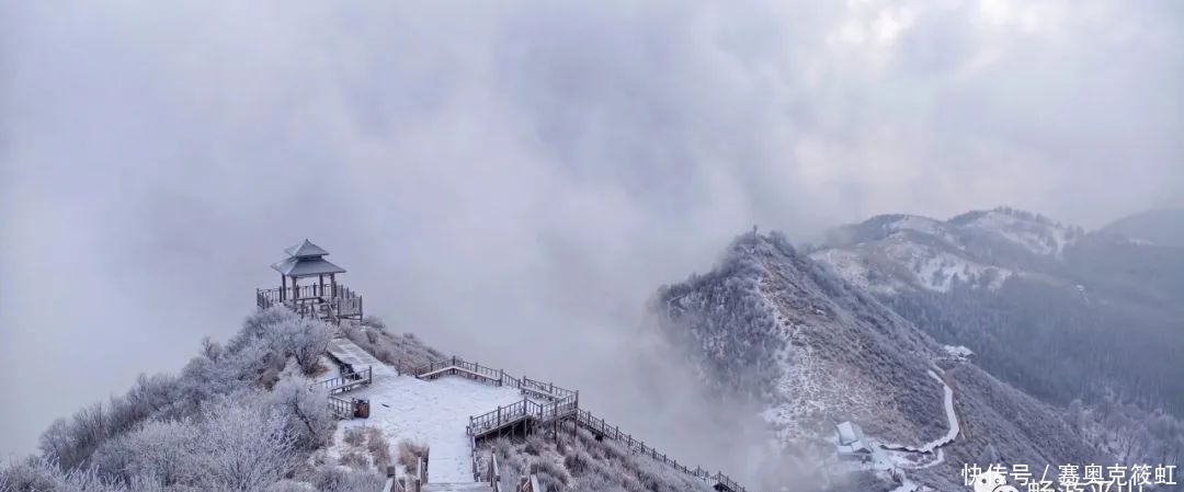 北国风光，雪域驼梁