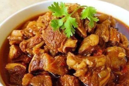 孩子|孩子喜欢吃肉吃饭顿顿都离不开肉,多吃红烧肉,补铁补血补钙补锌