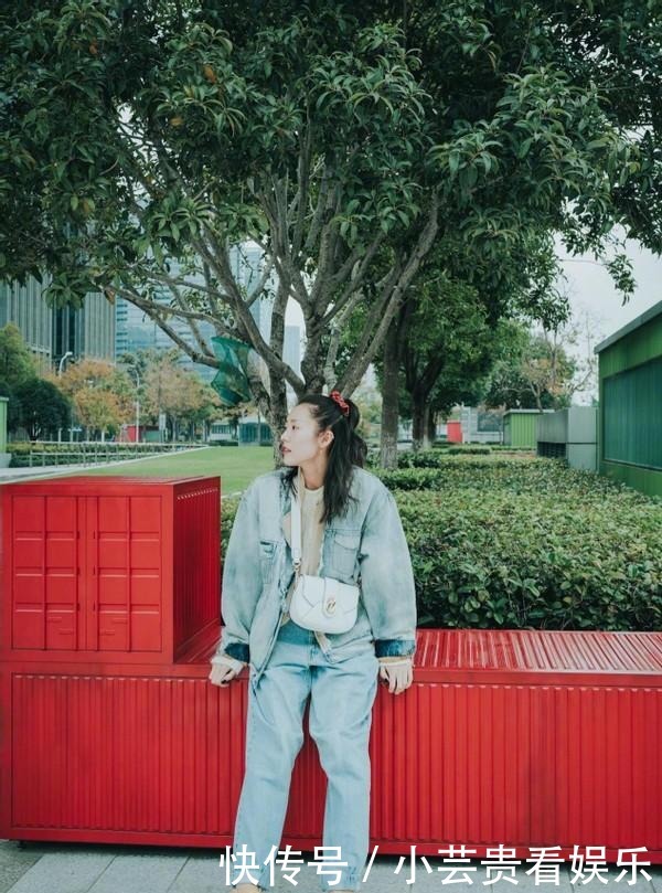 皮肤暗黄的女人,建议多穿这3个高级色,减龄显白不止一点点