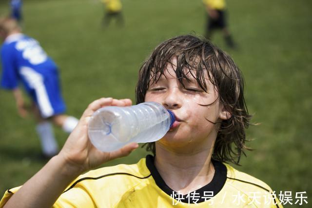 拔高季|4岁女童喝水进医院，医生提醒3个时间段别给娃喝水，脾虚不长个