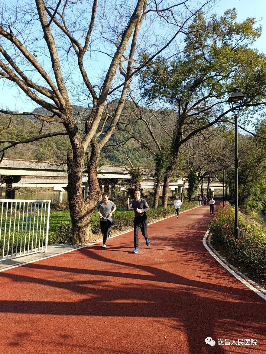 运动健康代言人、夫妻档冠军“超燃”|元旦迎新·登山赛跑| 李慧琴