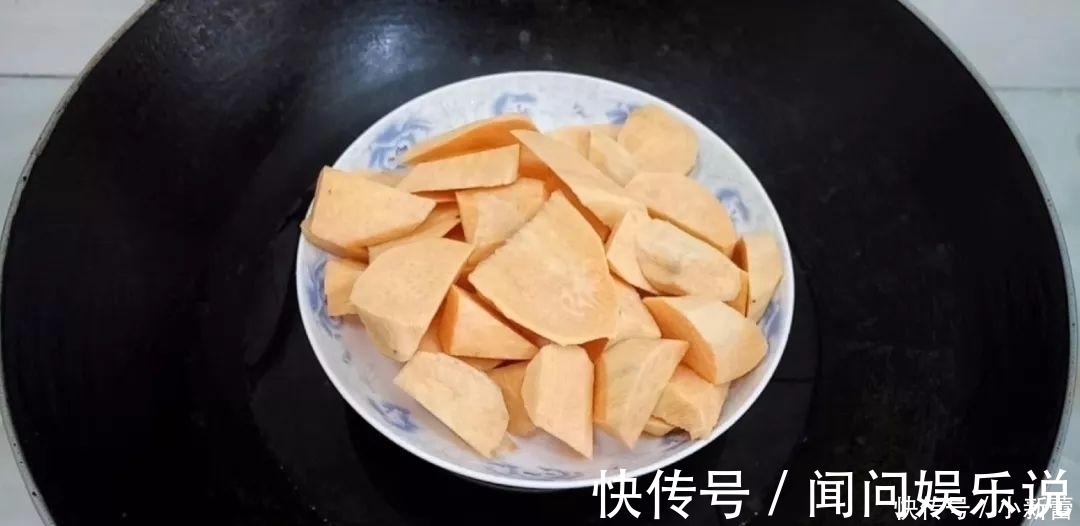 2个红薯, 1袋牛奶, 手不粘面, 做出最好吃的小零食, 放凉都不会硬