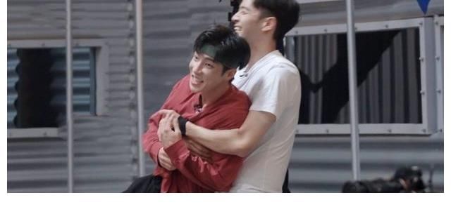 《披荆斩棘的哥哥》决赛规则公开,选曲增加趣味性,观众期待值高