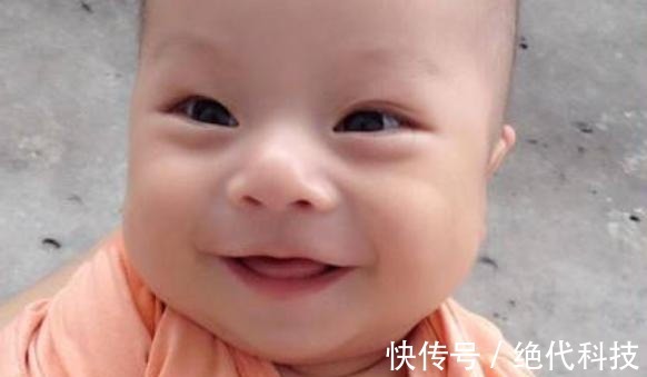 特点|满月里的宝宝有5个特点,说明不仅智商非常高,还可能是小天才