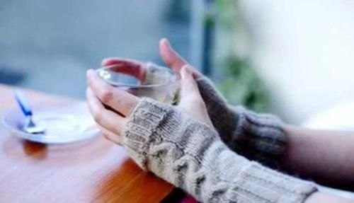 晚上睡觉前,隔三差五用艾叶来泡脚,三个问题或会悄悄“溜走”