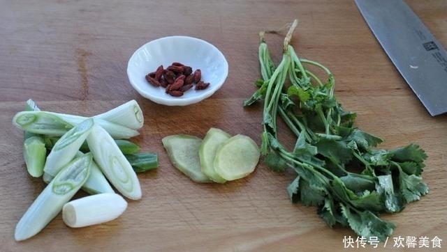 牛肉|冬天喝汤好季节,首选萝卜配牛肉,小火慢炖汤更鲜