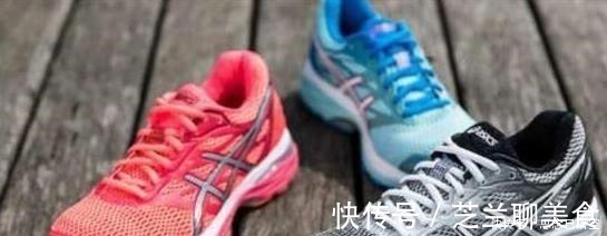 缓震 在中国烂大街的国产跑鞋,出口换个“马甲”成了奢侈品,网友真骄傲!